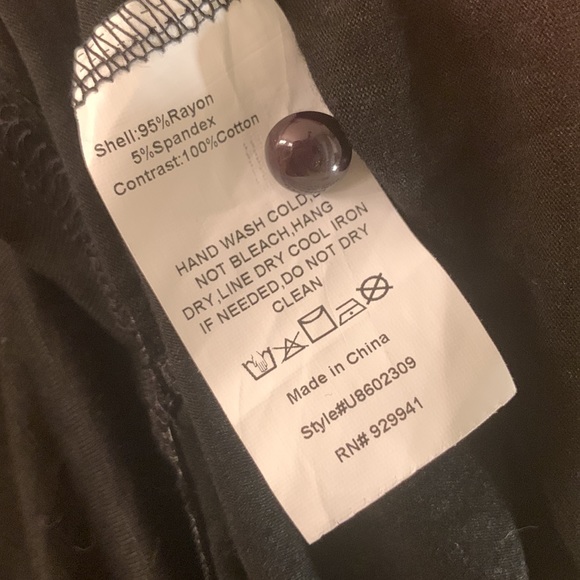 Beautiful & Soft Weekend SUZANNE BETRO Black Eyelet Bib Tunic NWT - Picture 10 of 10